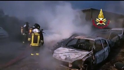 Montesilvano: rogo all'alba nel deposito delle auto