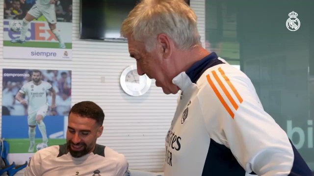 Carvajal reunites with teammates following serious knee injury