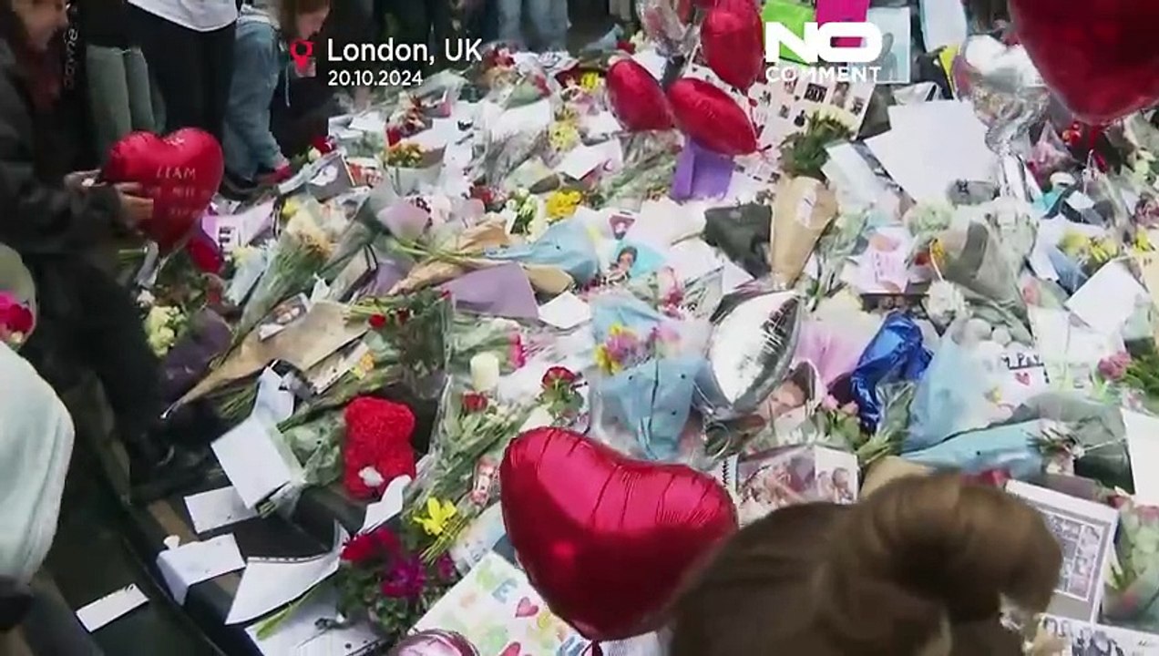 Hunderte Gedenken One Direction-Star Liam Payne in den Londoner Kensington Gardens