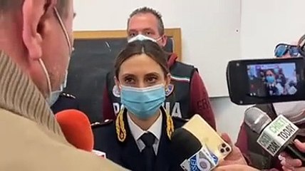 La conferenza stampa della polizia
