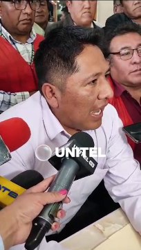 Transportistas de La Paz anuncian paro y bloqueos para este miércoles en protesta por las filas en surtidores