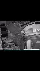 Carro desgovernado causa destruição ao invadir barraca na Pituba