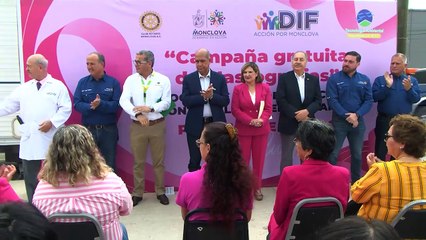 Dio inicio la campaña   contra el cáncer de mama