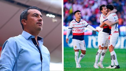 Jugadores de Chivas se burlan de los rumores sobre un vestidor roto