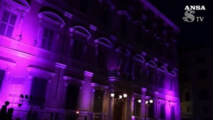 Senato, la facciata si illumina di rosa