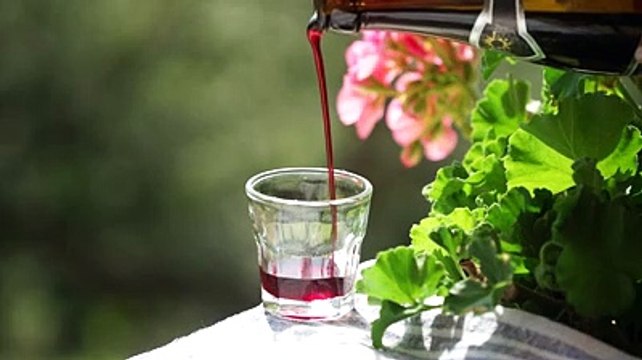 L'Abruzzo dei liquori fatti in casa in regalo con Il Centro