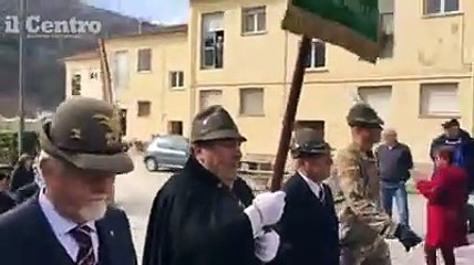 Fate largo, sfilano gli alpini