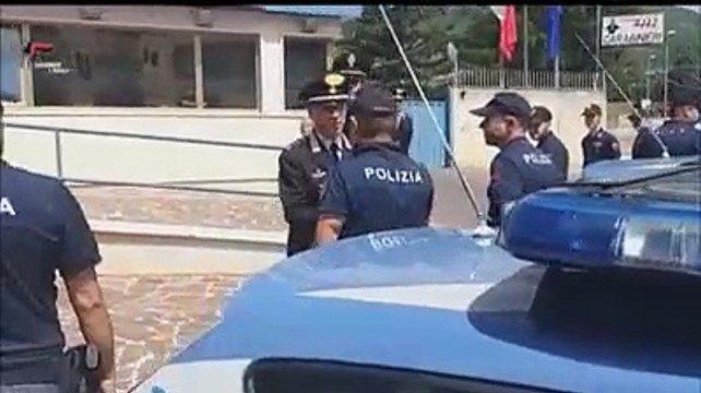 Sirene della polizia per il carabiniere ucciso