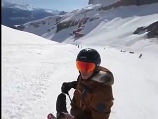 Arriva la valanga, la drammatica fuga degli sciatori