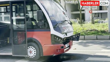 Halk Otobüsü ile Otomobil Çarpıştı: 2 Yaralı