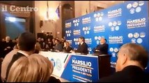 I leader del centrodestra a Pescara, Berlusconi si rilassa due minuti
