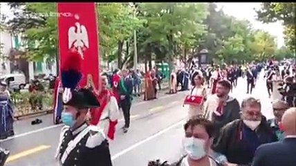 L'Aquila: Perdonanza Celestiniana, il corteo si avvicina alla basilica di Collemaggio