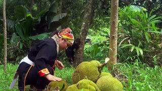 Dwarf family primitive Life- Harvesting Jackfruit & Pulling a Cart to Sell to Villagers