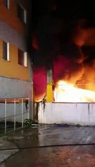 Il rogo di materiale plastico alla Isolbit