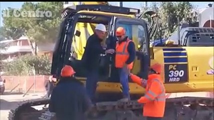 La demolizione dell'ex Enaip al Parco Nord