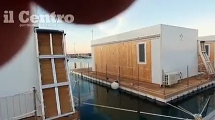Tre casette galleggianti sotto sequestro