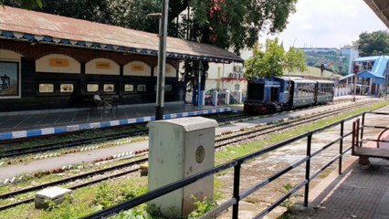 9640220a-b00c-44ab-bc93-46fdbb4c5 "Heritage Toy Train of Darjeeling, India"23c-1_all_2430