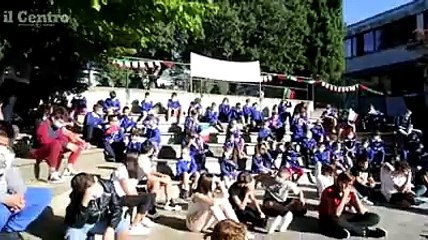 Il primo giorno di scuola ? una festa: tutti in carrozza! E qualcuno per l'emozione si dimentica come si chiama