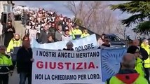 Rigopiano: fiaccolata per i 29 angeli