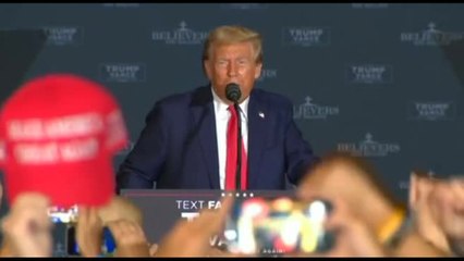 Trump ai cristiani: salvate gli Usa, con Harris stop libertà religiosa