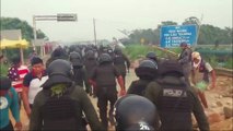 La Policía interviene el bloqueo de afines a Evo Morales en puente Ichilo y habilita el tránsito vehicular