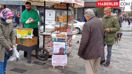 Simitçi, Fethullah Gülen'in ölümünü tatlı dağıtarak kutladı