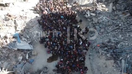 A Jabalia, dans le nord de Gaza, les civils évacuent et les frappes d'Israël se poursuivent