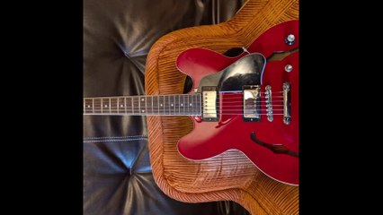 HONKY TONK OLD JERK BEAT ON AN ELECTRIC GUITAR & PIANO.