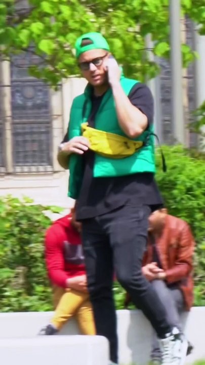 Si tu danses devant lui tu gagnes 500€