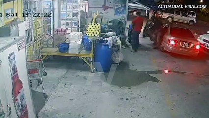 Video: Expolicía intentó evitar un robo, pero fue abatido por delincuentes