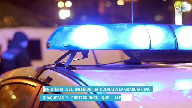 Marlaska viste a los guardias civiles de Tráfico con chaquetas de protecciones caducadas hace años
