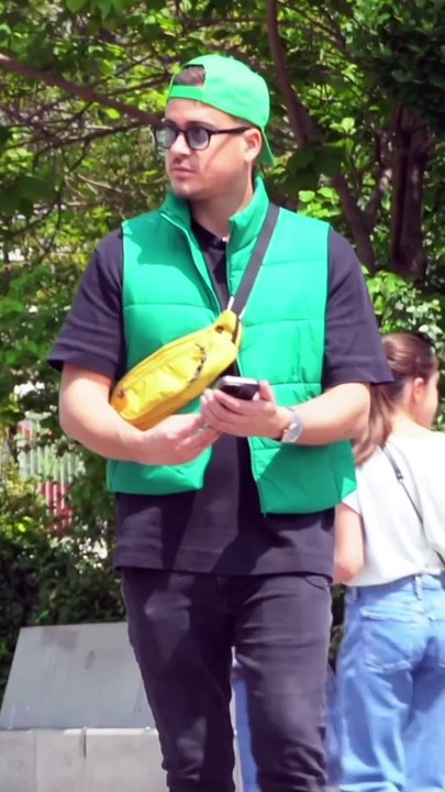 Si tu danses devant lui tu peux te faire 500€