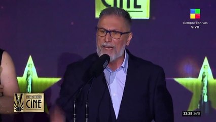 Francella no se puso de pie ni aplaudió tras el discurso de Ricardo Manetti