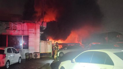 인천 자동차 공업사에서 불...다친 사람 없어 / YTN