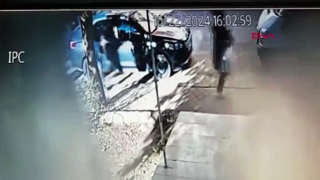 Sokak ortasında kadın cinayeti kamerada: Takip edip, katletti