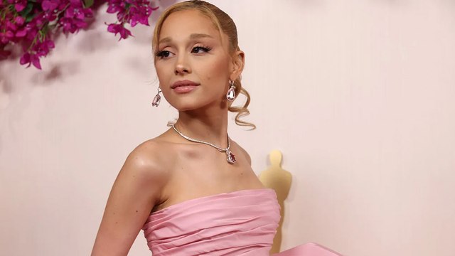 Ariana Grande Apologizes to Elvira Over Declined Photo Op 7 Years Ago | THR News Video