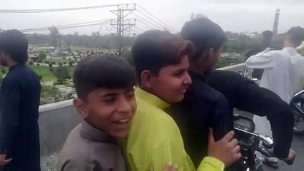Funny vlog Eid day Lahore ronaq mayla moj masti great fun