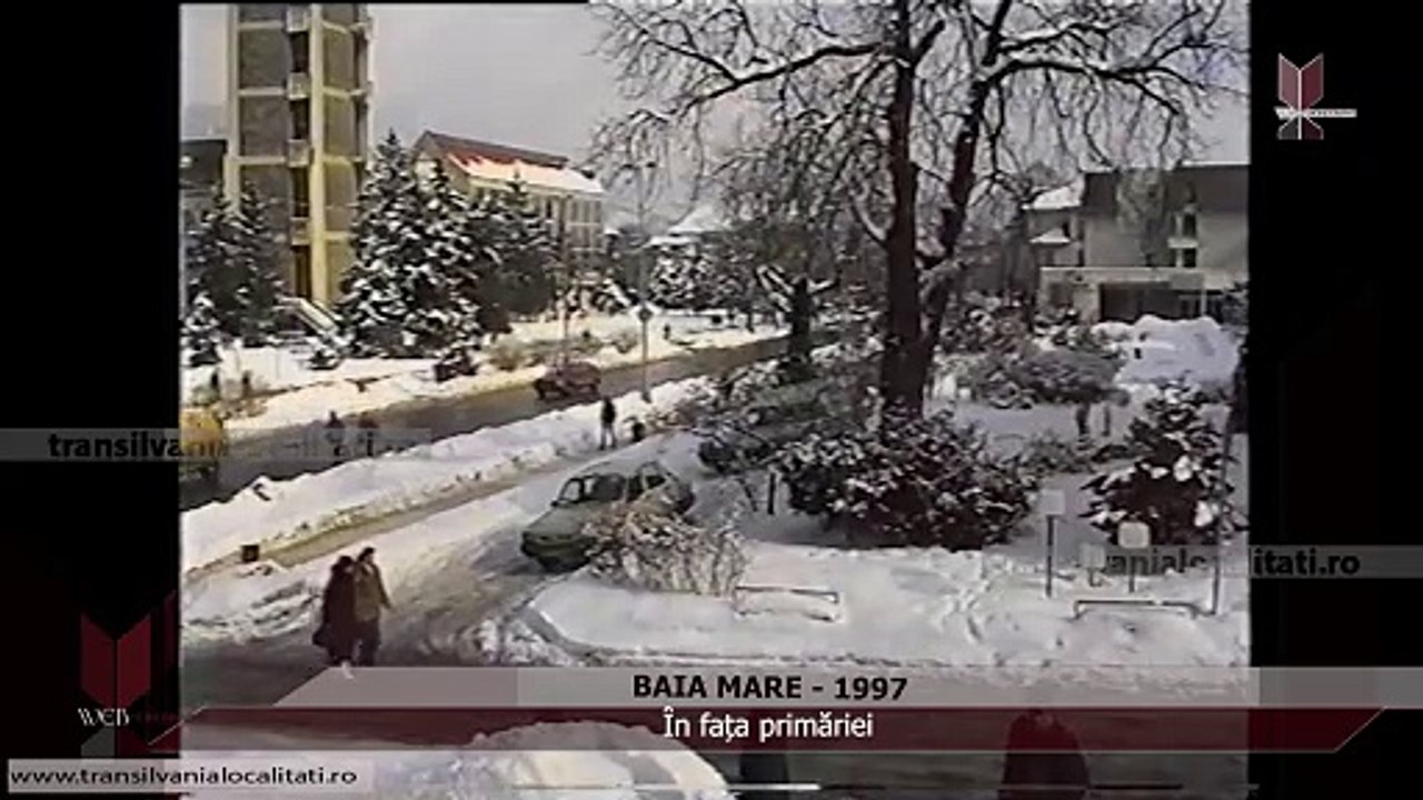 BAIA MARE (1997) -În fața primăriei
