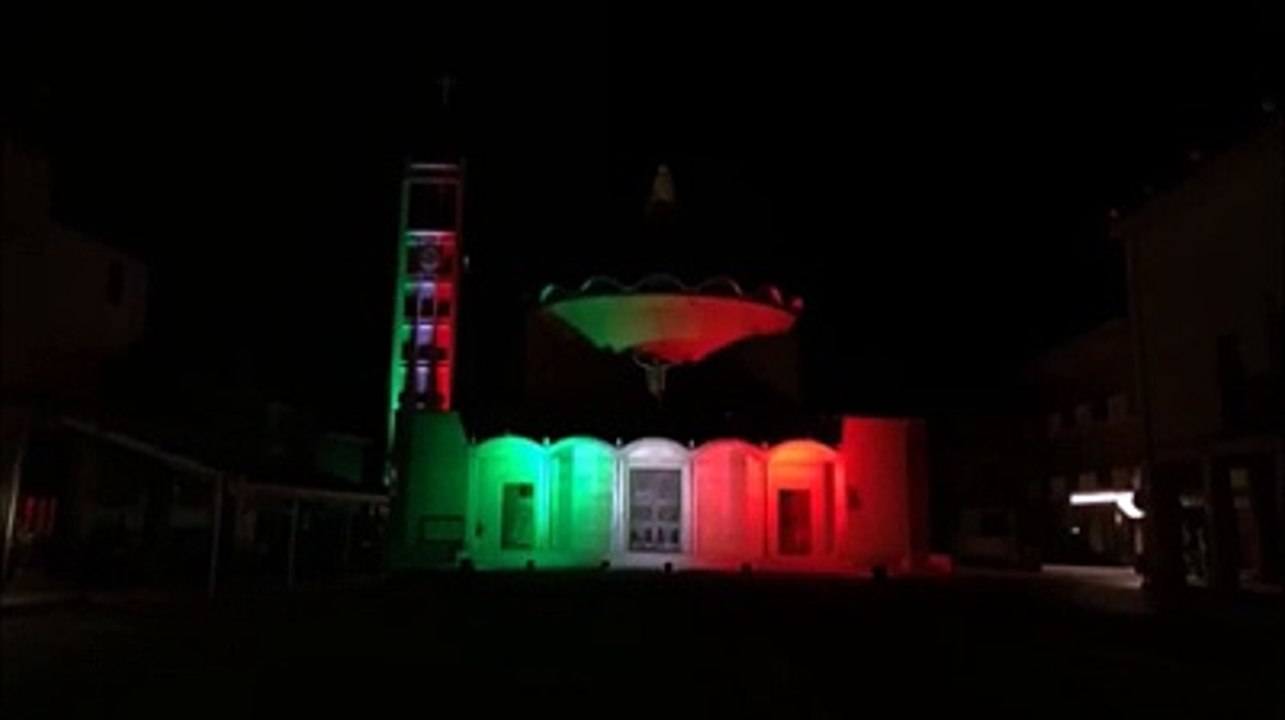 Coronavirus: luci tricolori su chiesa e campanile