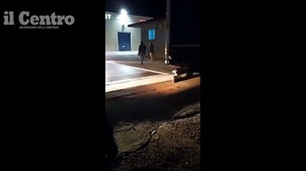 Blitz della polizia alla Faist, ai dipendenti non resta che riprenderlo con il telefonino