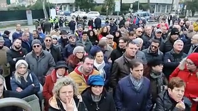 Stop ai Tir sulla Statale, sindaci e cittadini in piazza: Questo ? solo il primo passo