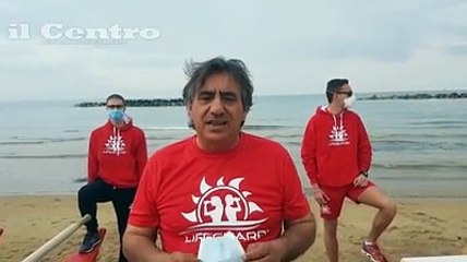 Flash mob in spiaggia dei balneatori: "Vogliamo riaprire, ma diteci subito come"