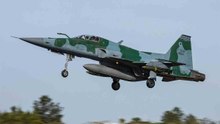 衝撃映像: ブラジルでF-5戦闘機墜落、パイロットが間一髪で脱出