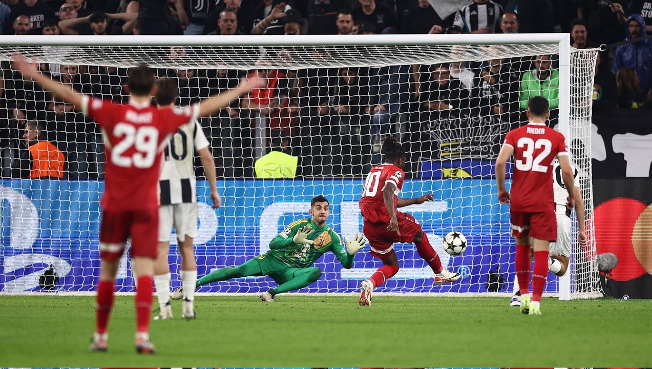 Toure snatches last-gasp win for Stuttgart at Juventus