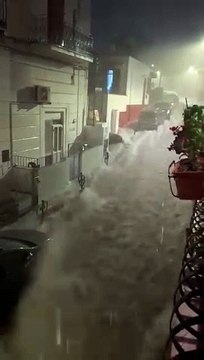 Bomba d'acqua su Ischia: strade come fiumi