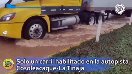 Solo un carril habilitado en la autopista Cosoleacaque-La Tinaja, ¡será un viaje tardado!