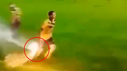 Bélgica: Jugador de futbol pierde un dedo de la mano al intentar lanzar un petardo