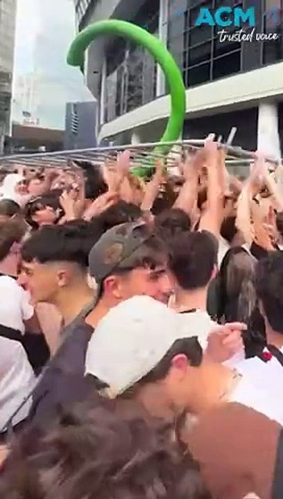 Travis Scott Australia tour: fans throw bottles, fling barricades outside Melbourne show