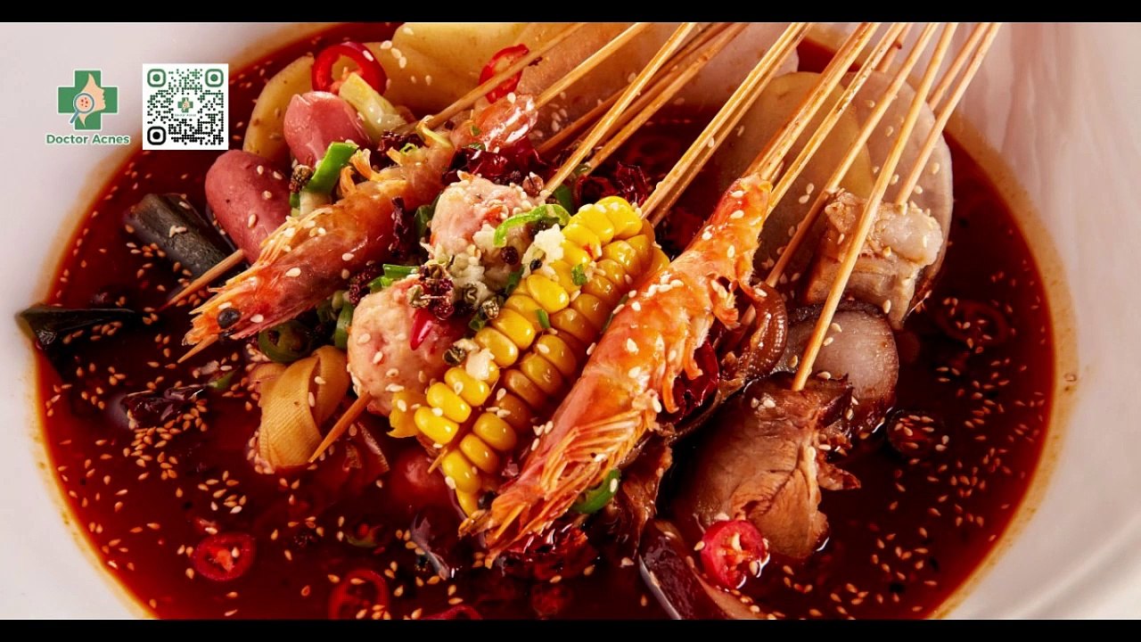 Ăn cay có nổi mụn không? Bí quyết ăn cay không nổi mụn