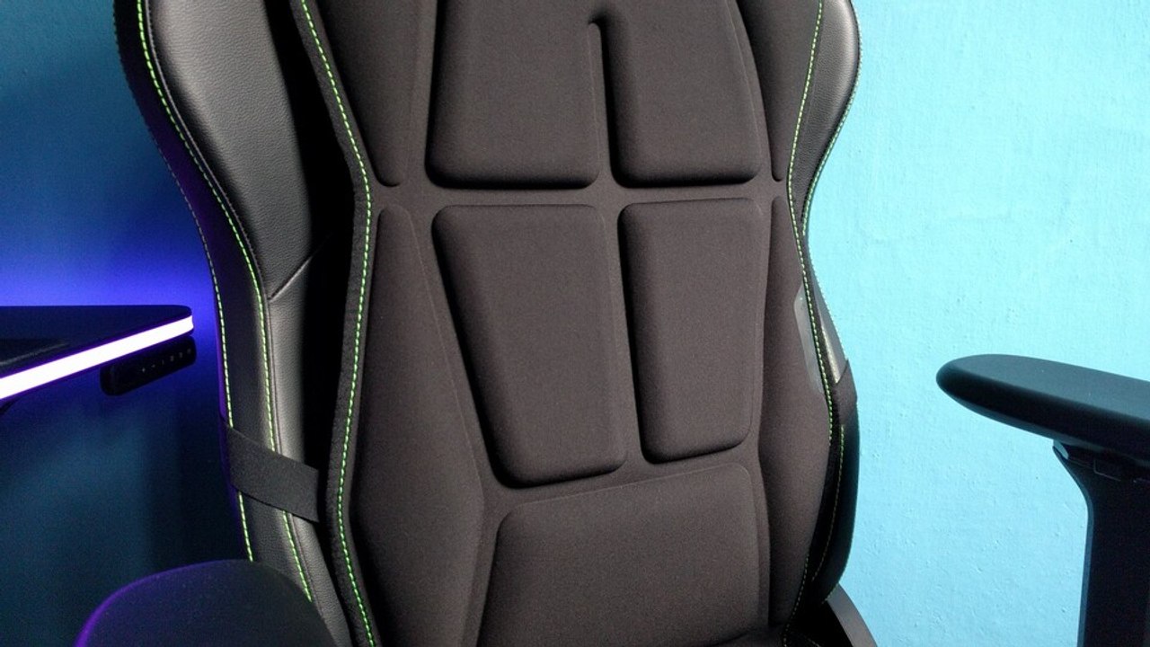 Razer Freyja vibriert mit dem Kraken V4 Pro um die Wette